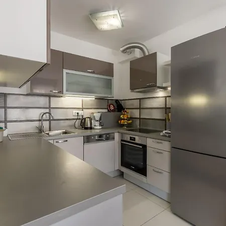 Izabela L Apartamento Split
