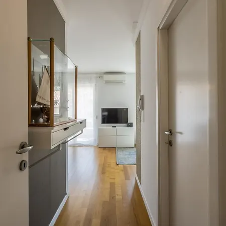 Izabela L Apartment